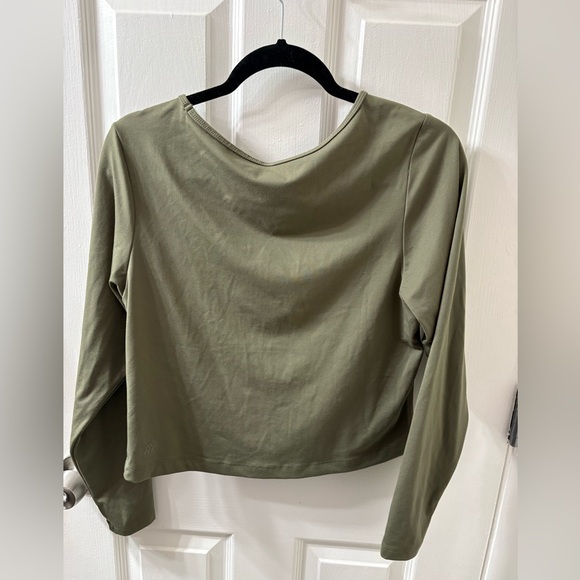 Size XXL Crop/ruched workout top from All in Motion - Picture 2 of 5